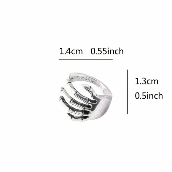 Skeleton hand ear 👂 cuff - Picture 2 of 5